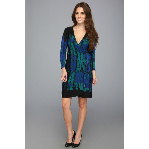 💕BCBGMAXAZRIA💕 Adele Printed Wrap Dress - Picture 1 of 7